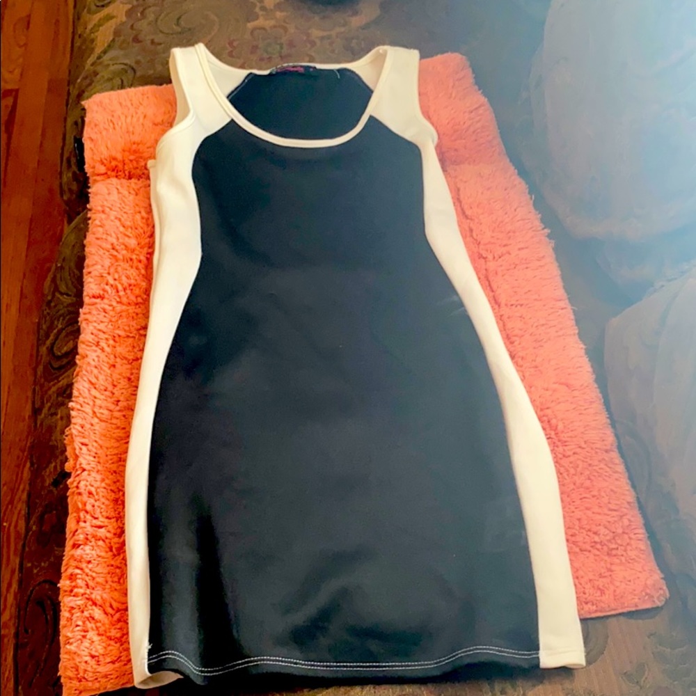 Black and white bodycon dress